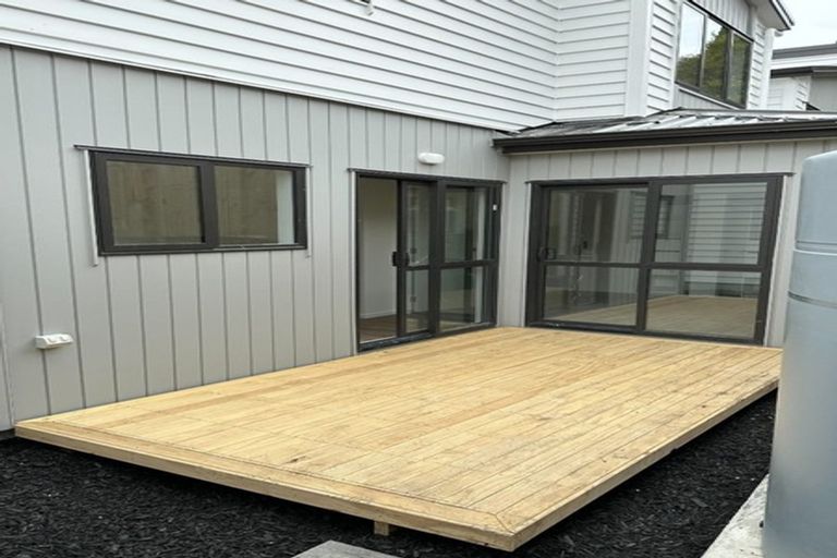 Photo of property in 11b Regency Place, Sunnynook, Auckland, 0632