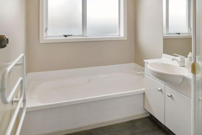 Photo of property in 39 Claridges Road, Casebrook, Christchurch, 8051