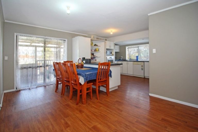 Photo of property in 7 Caserta Place, Clover Park, Auckland, 2023