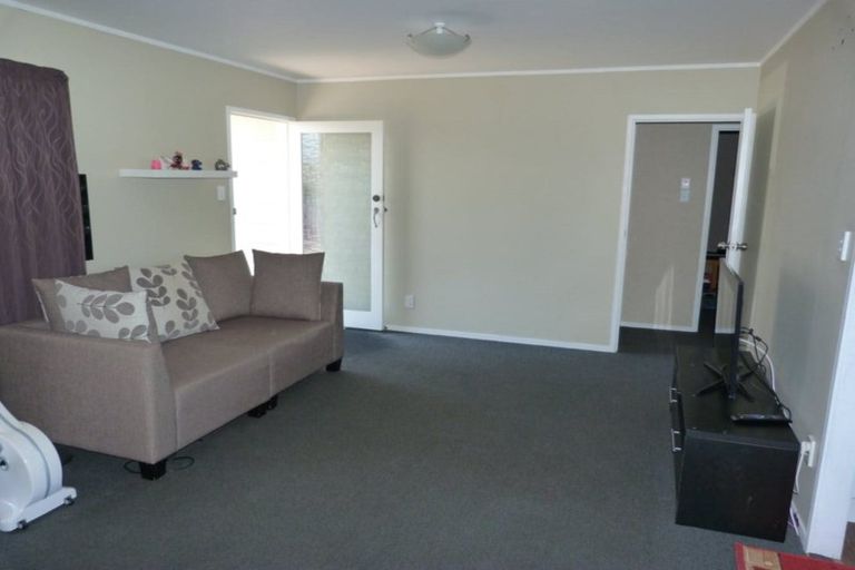Photo of property in 2/121 Seymour Road, Sunnyvale, Auckland, 0612