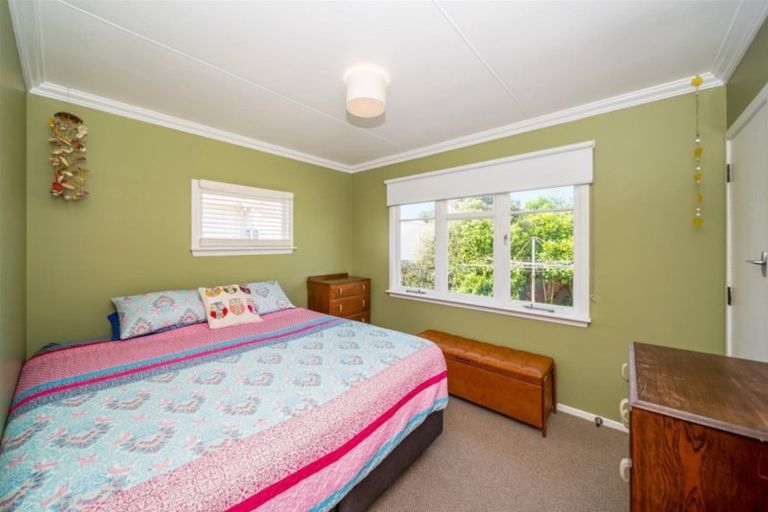 Photo of property in 27 Galt Street, Hawera, 4610
