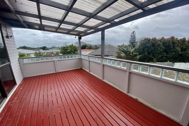 Photo of property in 11 Tomlin Place, Mangere East, Auckland, 2024