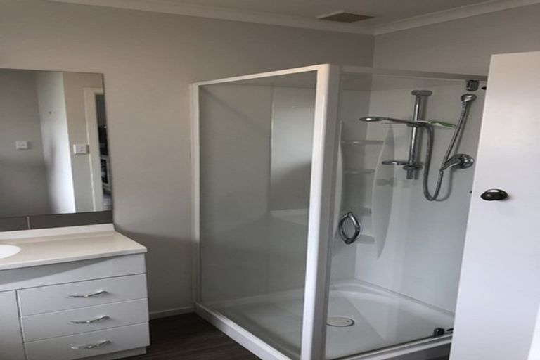 Photo of property in 27 Howden Road, Fairfield, Hamilton, 3214