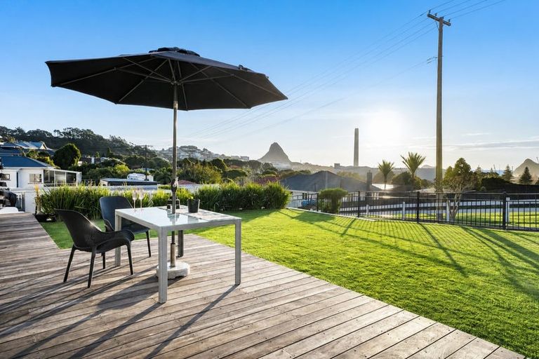 Photo of property in 30 Bayly Road, Moturoa, New Plymouth, 4310