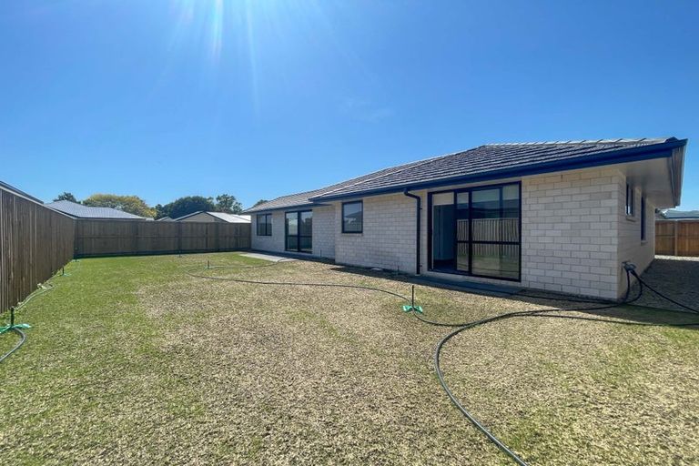 Photo of property in 16 Wexford Crescent, Halswell, Christchurch, 8025