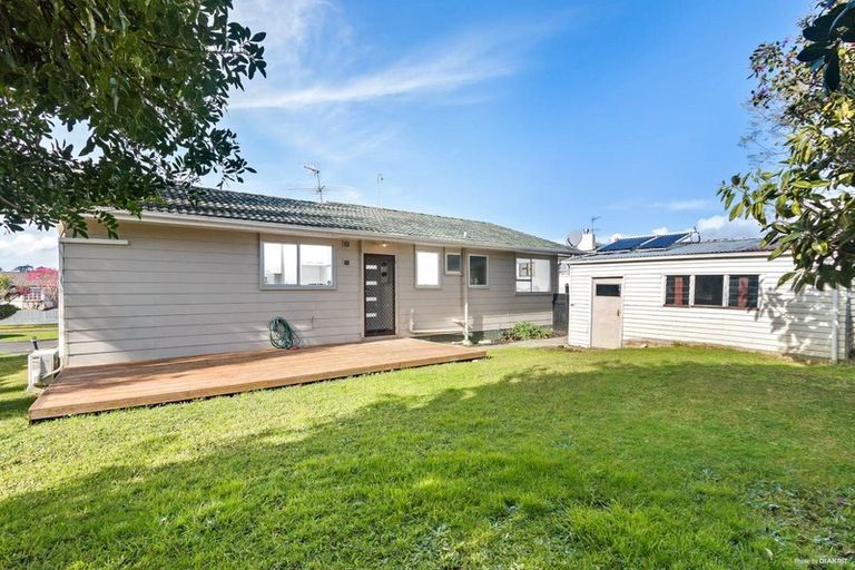 Photo of property in 10 Kereru Place, Half Moon Bay, Auckland, 2012