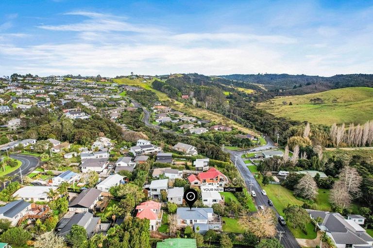 Photo of property in 24 Otanerua Road, Hatfields Beach, Orewa, 0931