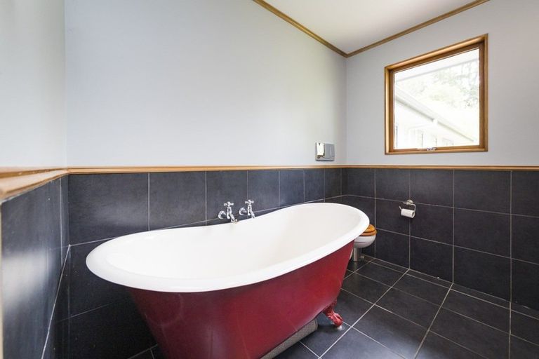 Photo of property in 136 Pohangina Valley Road East, Ashhurst, 4884