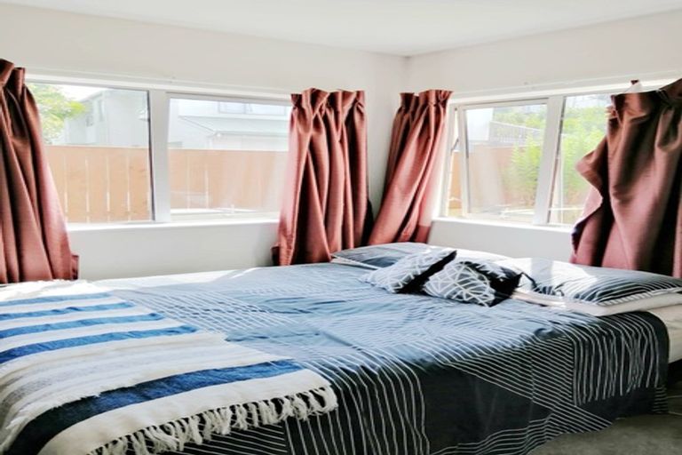 Photo of property in 3c Crystal Avenue, Glendene, Auckland, 0602