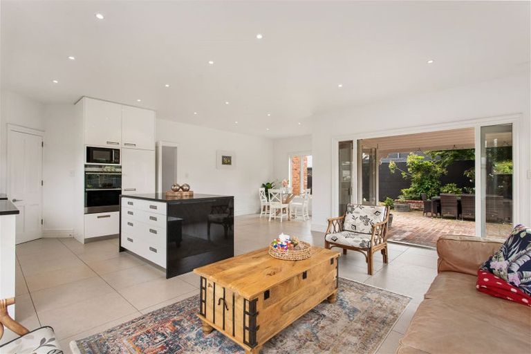 Photo of property in 20 Poynder Avenue, Merivale, Christchurch, 8014