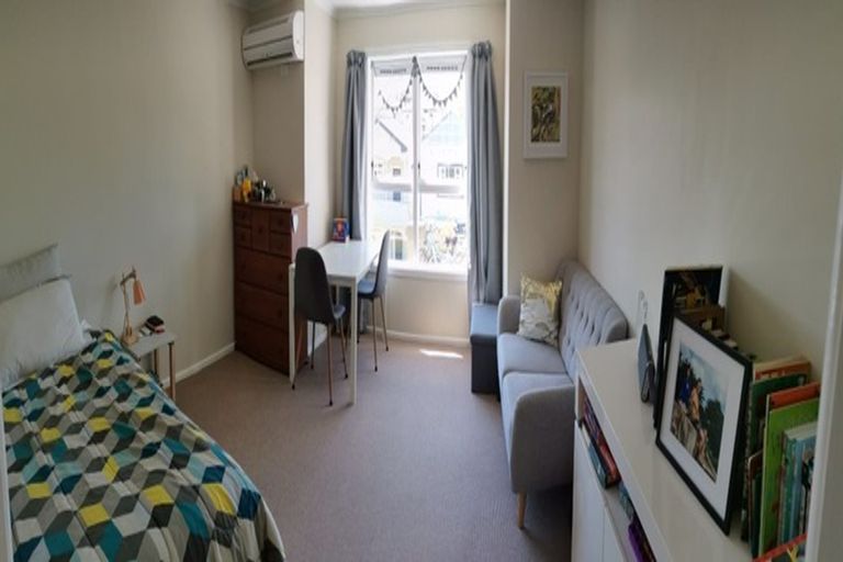 Photo of property in 84 Rolleston Street, Mount Cook, Wellington, 6021