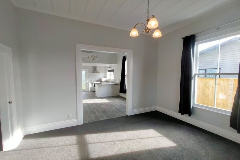 Photo of property in 37 Ross Street, Woodville, 4920