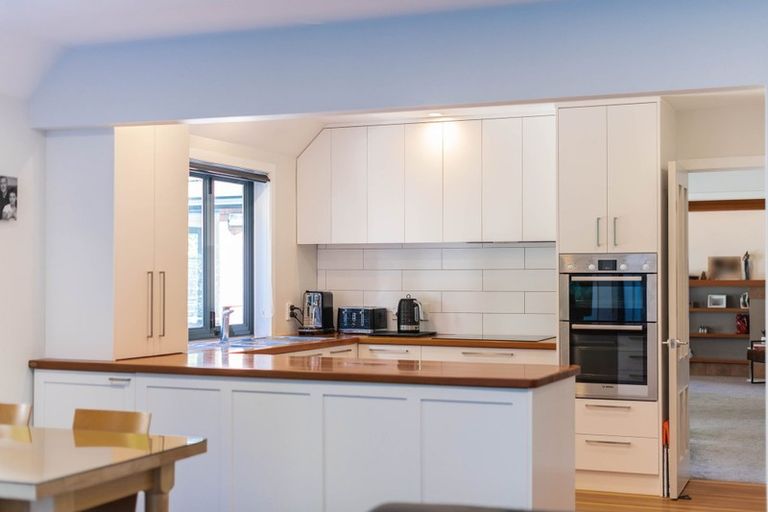 Photo of property in 17a Simla Crescent, Khandallah, Wellington, 6035