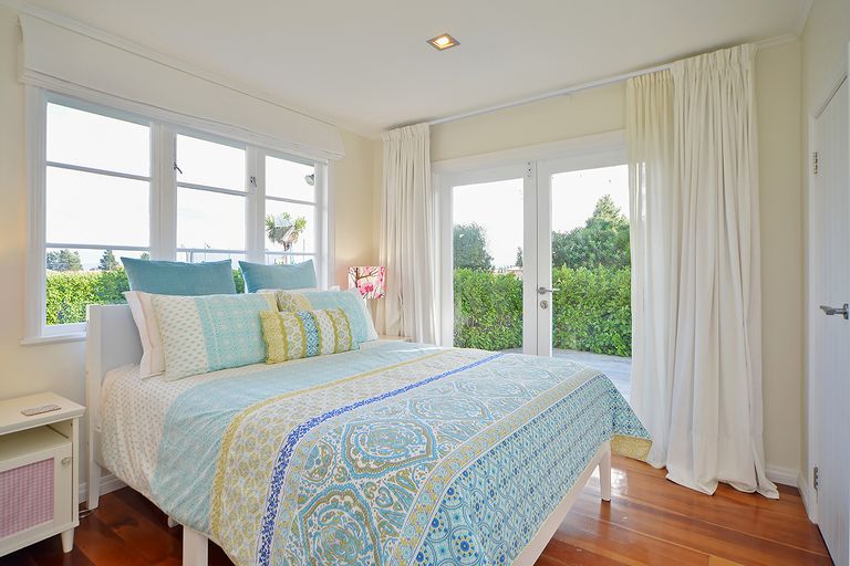 Photo of property in 1a Dublin Street, Martinborough, 5711