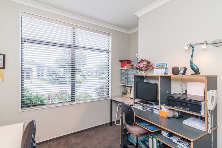 Photo of property in 7 Datum Way, Paraparaumu, 5032