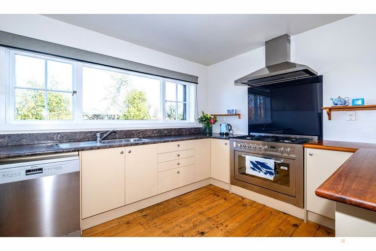 Photo of property in 10 Main North Road, Geraldine, 7930