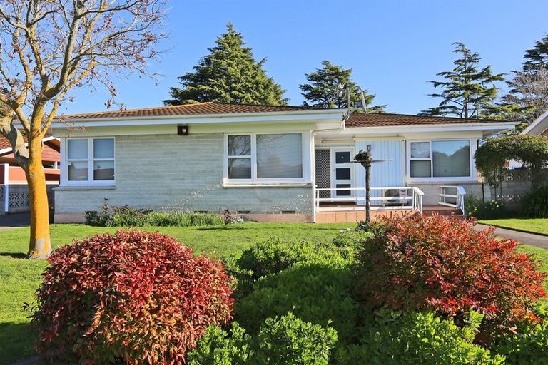 Photo of property in 81 Flaxmere Avenue, Flaxmere, Hastings, 4120