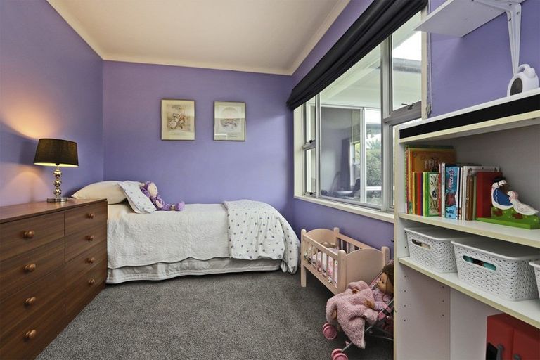 Photo of property in 15 Travis Street, Taradale, Napier, 4112