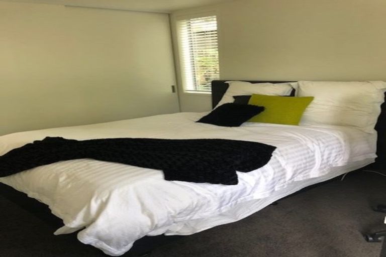 Photo of property in 8b Marama Street, Castor Bay, Auckland, 0620