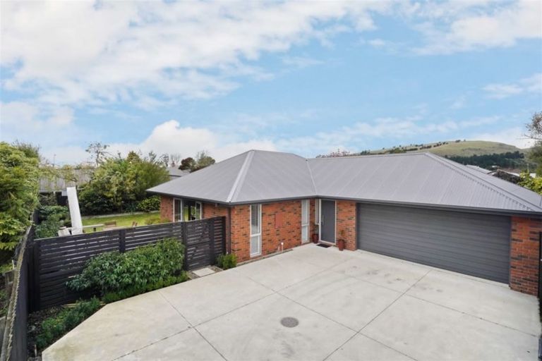 Photo of property in 2/27 Ngaio Street, Saint Martins, Christchurch, 8022