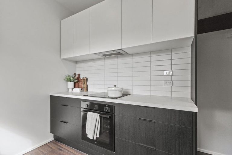 Photo of property in 28 North Parade, Richmond, Christchurch, 8013