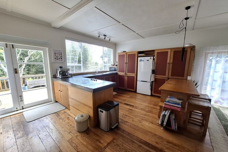 Photo of property in 222 Frankley Road, Frankleigh Park, New Plymouth, 4310