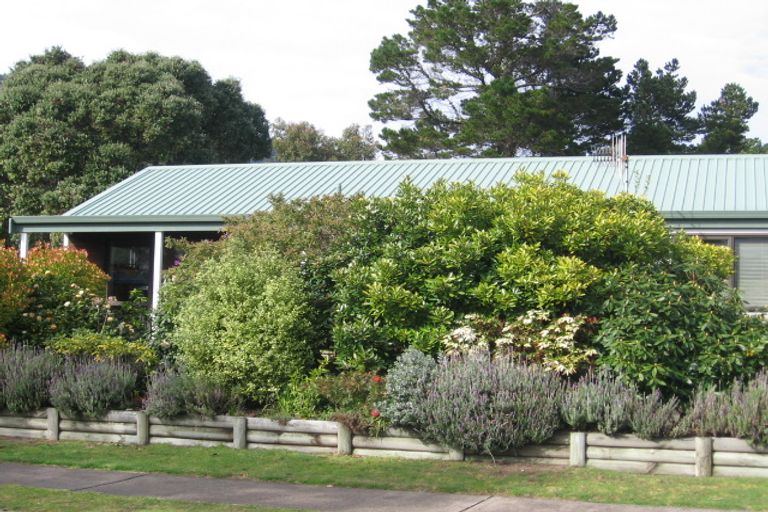 Photo of property in 37 Jubilee Drive, Pauanui, Hikuai, 3579