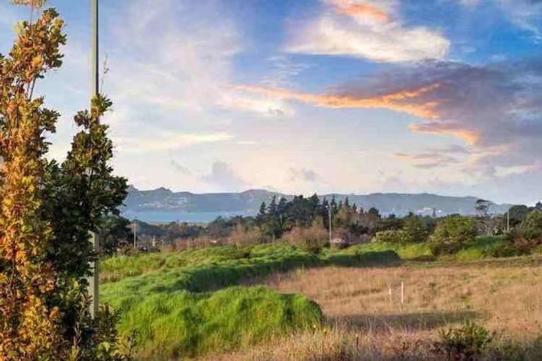 Photo of property in 63b Westgate Drive, Massey, Auckland, 0614