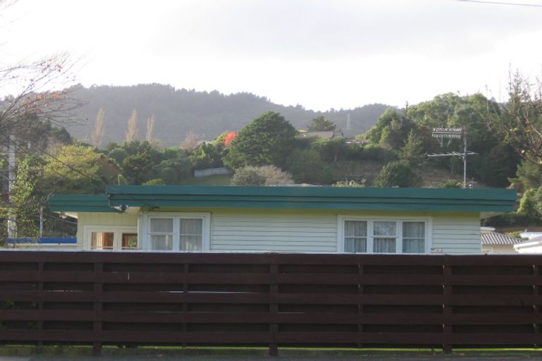 Photo of property in 223 Stokes Valley Road, Stokes Valley, Lower Hutt, 5019