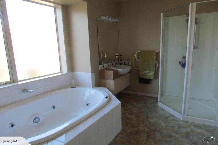 Photo of property in 72 Broadhaven Avenue, Parklands, Christchurch, 8083