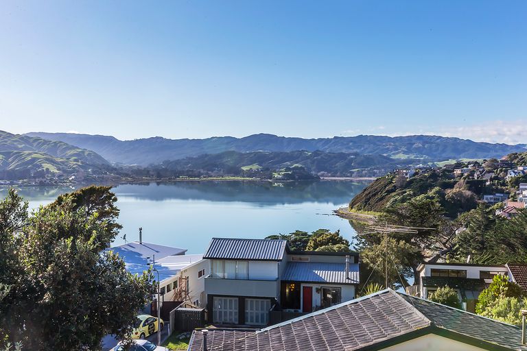 Photo of property in 28 Spinnaker Drive, Whitby, Porirua, 5024