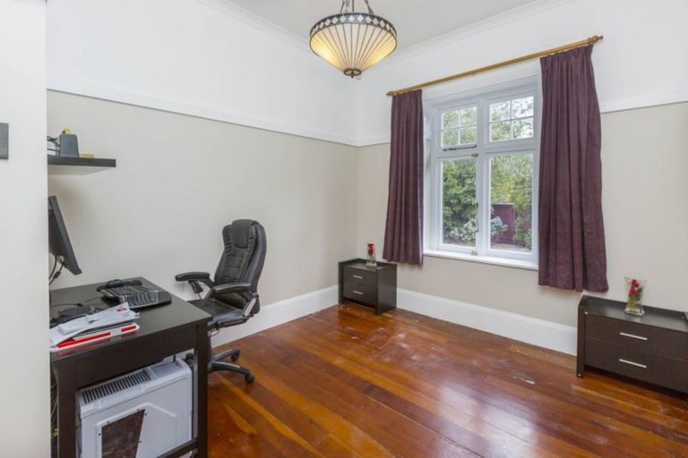 Photo of property in 1 Camp Street, Heretaunga, Upper Hutt, 5018