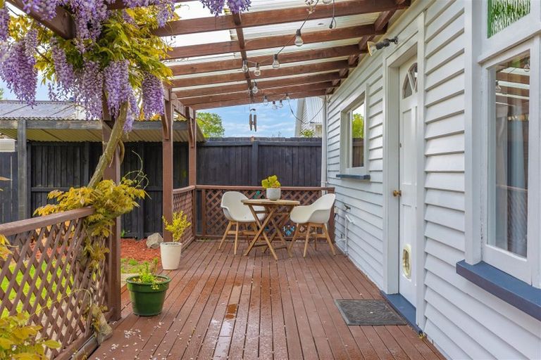 Photo of property in 44 Stapletons Road, Richmond, Christchurch, 8013