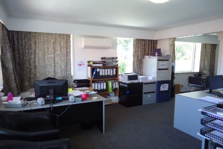 Photo of property in 40 Division Street, Riccarton, Christchurch, 8041