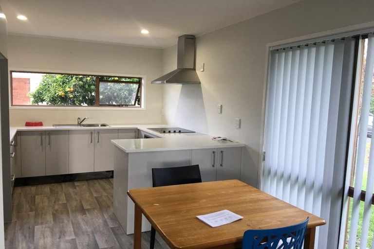 Photo of property in 6a Ballater Place, Highland Park, Auckland, 2010