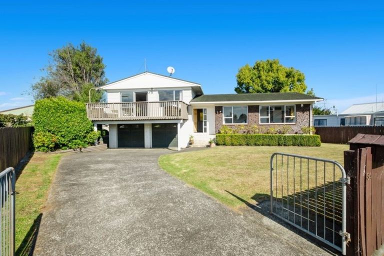 Photo of property in 34 Trentham Road, Papakura, 2110