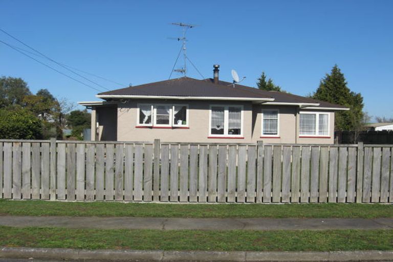 Photo of property in 22 Diamond Street, Carterton, 5713