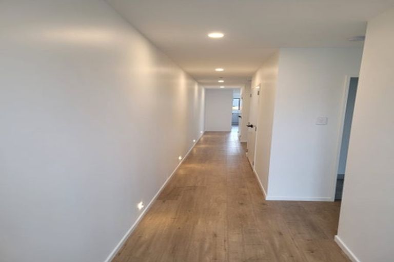 Photo of property in 21 Biokovo Street, Massey, Auckland, 0614