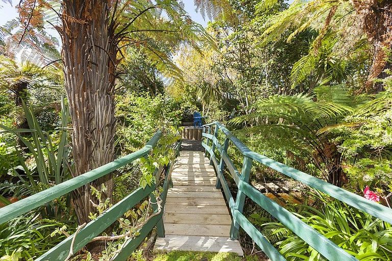 Photo of property in 42 Guildford Drive, Paraparaumu, 5032