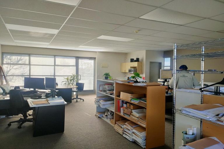 Photo of property in 1/14 Lochend Place, Highland Park, Auckland, 2010