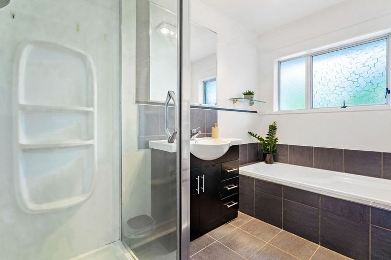 Photo of property in 22 John Road, Stanmore Bay, Whangaparaoa, 0932