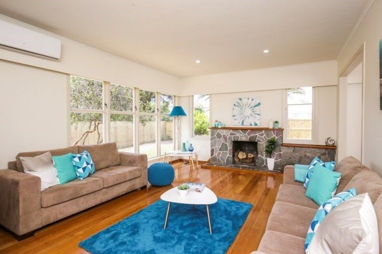 Photo of property in 81 Smythe Road, Henderson, Auckland, 0612