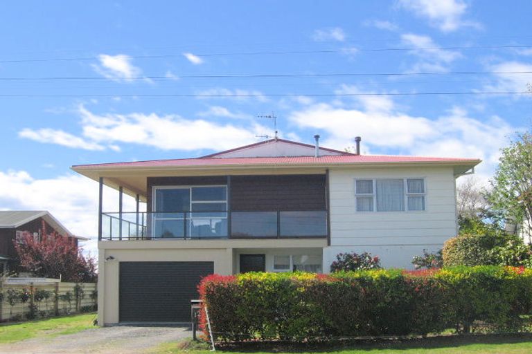 Photo of property in 12 Aubrey Crescent, Rainbow Point, Taupo, 3330