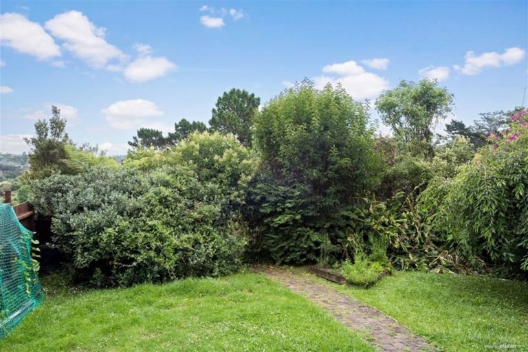Photo of property in 1/60 Woodlands Crescent, Browns Bay, Auckland, 0630