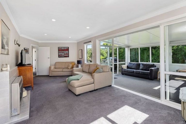 Photo of property in 6 Roy Street, Tawa, Wellington, 5028