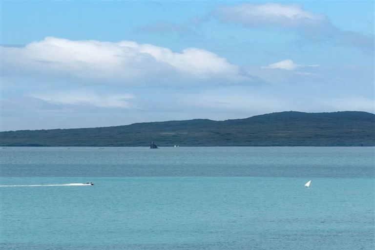 Photo of property in 115 Churchill Road, Rothesay Bay, Auckland, 0630