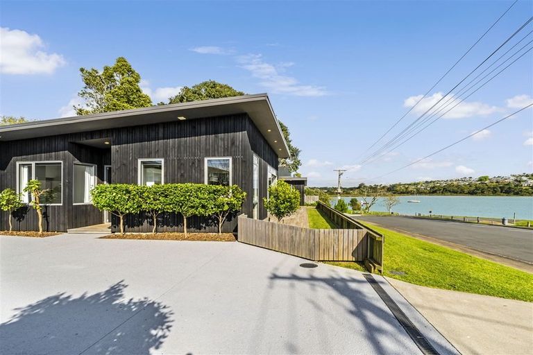 Photo of property in 12b Chapman Road, Te Atatu Peninsula, Auckland, 0610
