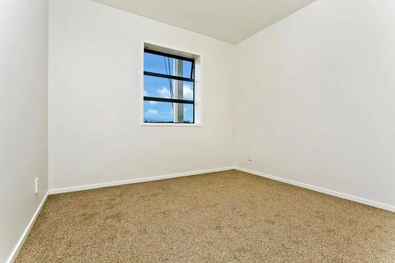 Photo of property in 420/18 Sunnyhaven Avenue, Beach Haven, Auckland, 0626