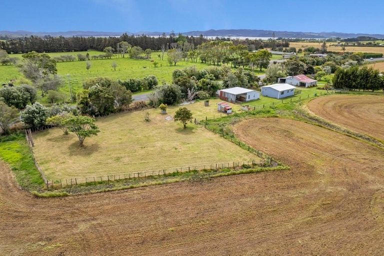 Photo of property in 735 One Tree Point Road, Ruakaka, 0171