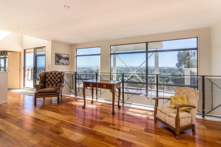 Photo of property in 35 Major Aitken Drive, Huntsbury, Christchurch, 8022